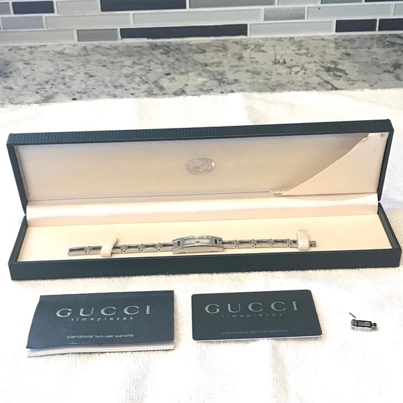 Gucci diamond watch. - Picture 2 of 9